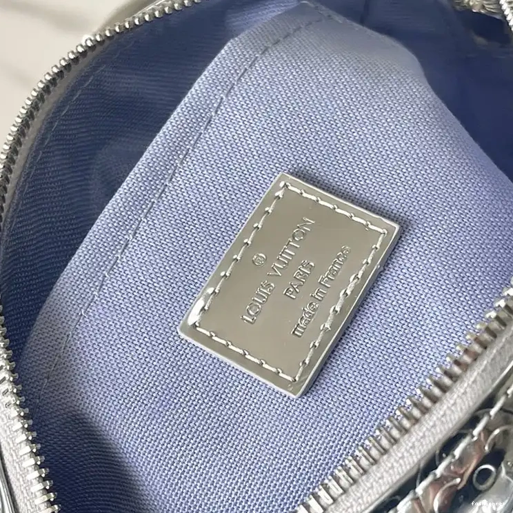 Fashionrepsfam ru LV 2411YA0181 Bags 0730